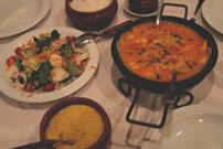 リオのコパカバーナのシーフード・レストラン【シリ・モーレ・イ・シア】のムケカ(魚貝煮込みスープ)。美味しいなーー♪
